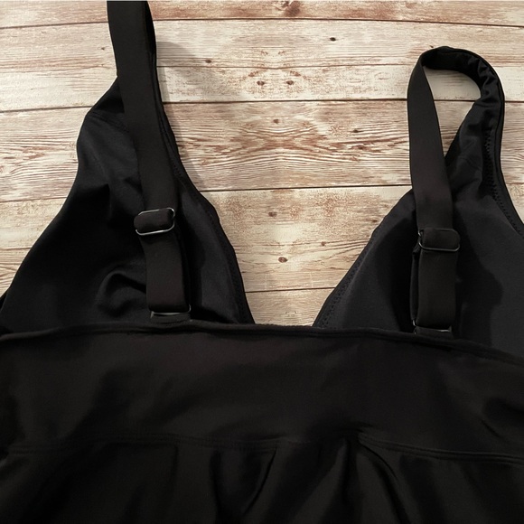 🆕 RESERVED EB Old Navy Women’s V-Neck Swing Tankini Swim Top Black S 4-6 - Picture 7 of 13